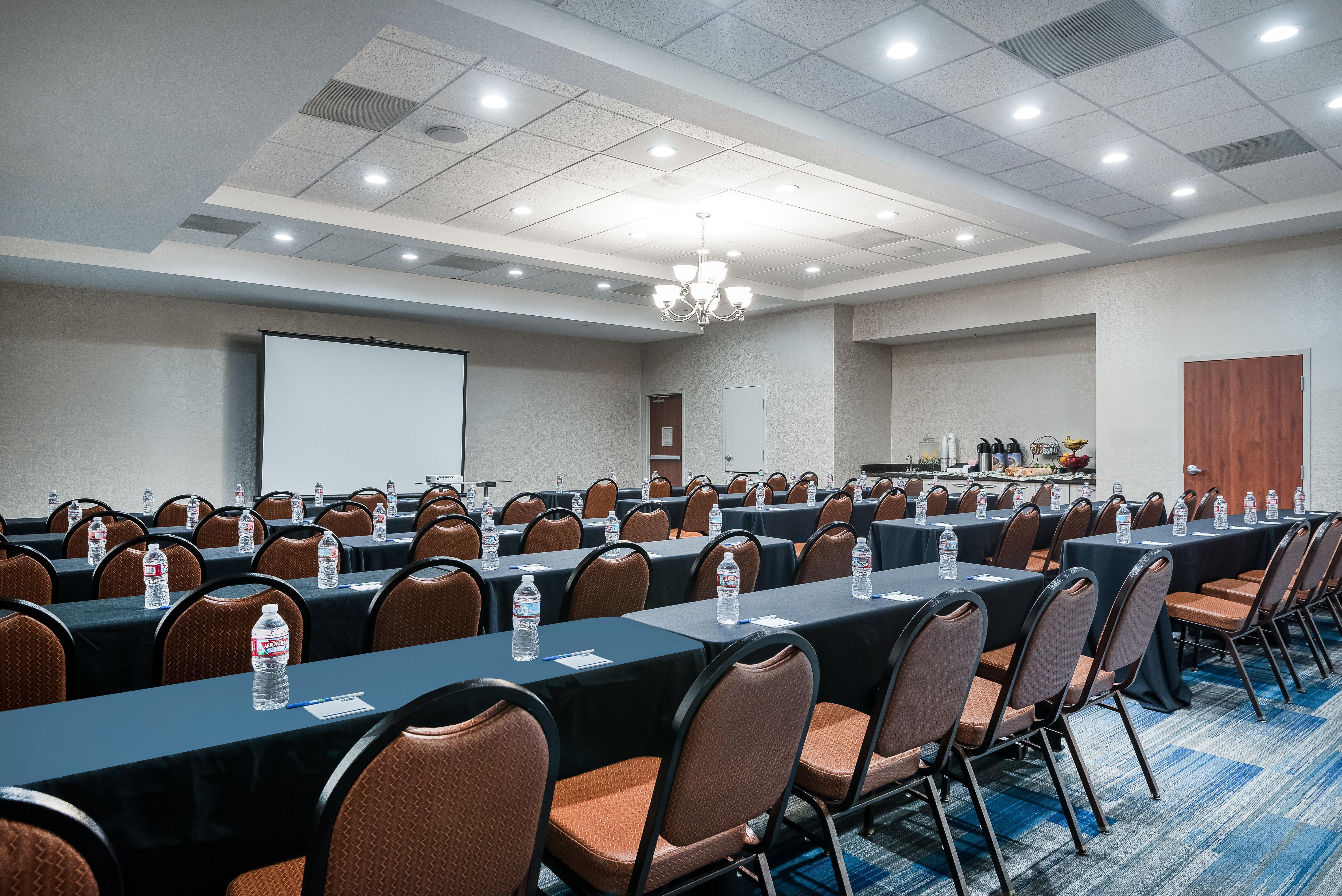 Holiday Inn Express Ontario By Ihg Creekside Εξωτερικό φωτογραφία
