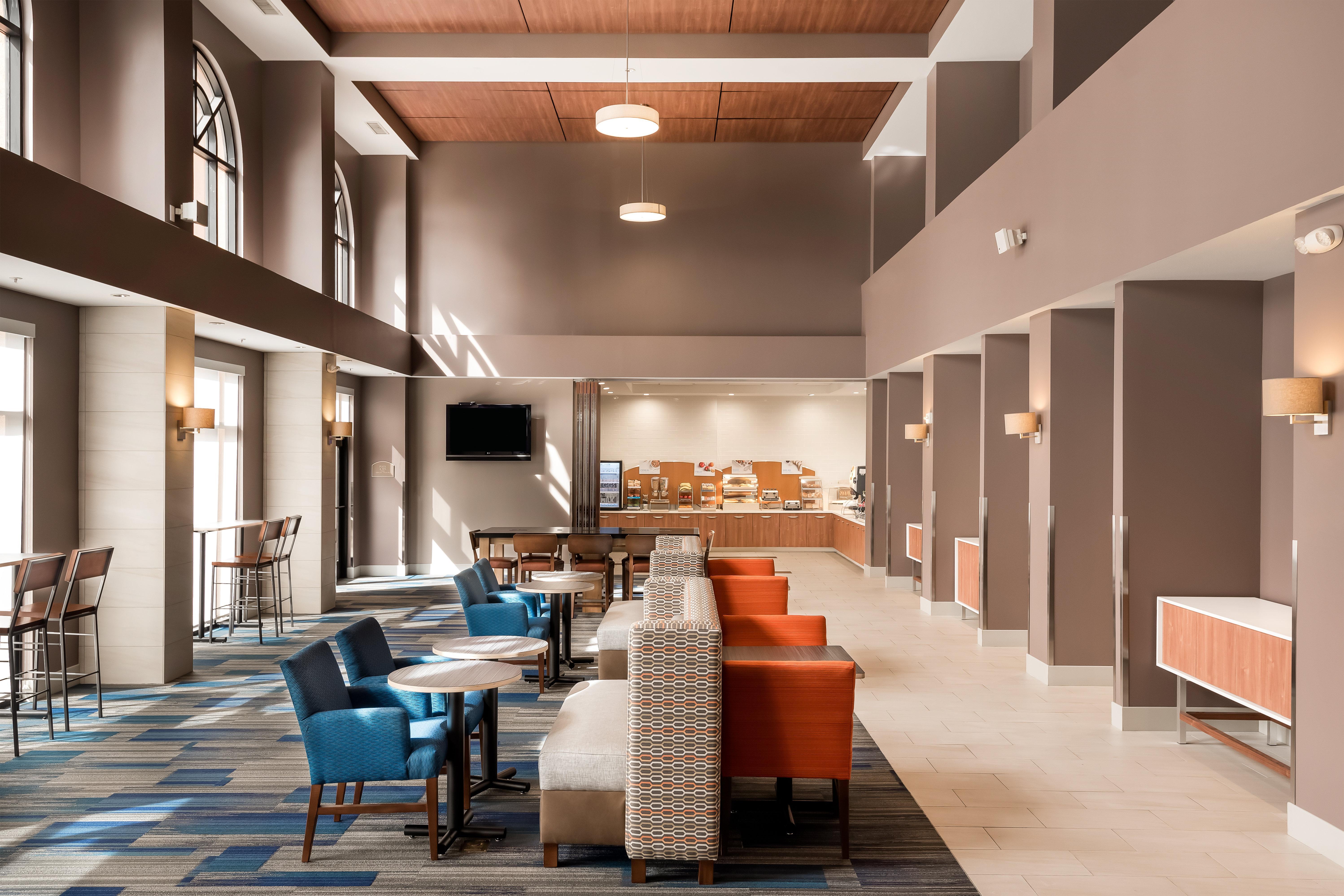 Holiday Inn Express Ontario By Ihg Creekside Εξωτερικό φωτογραφία