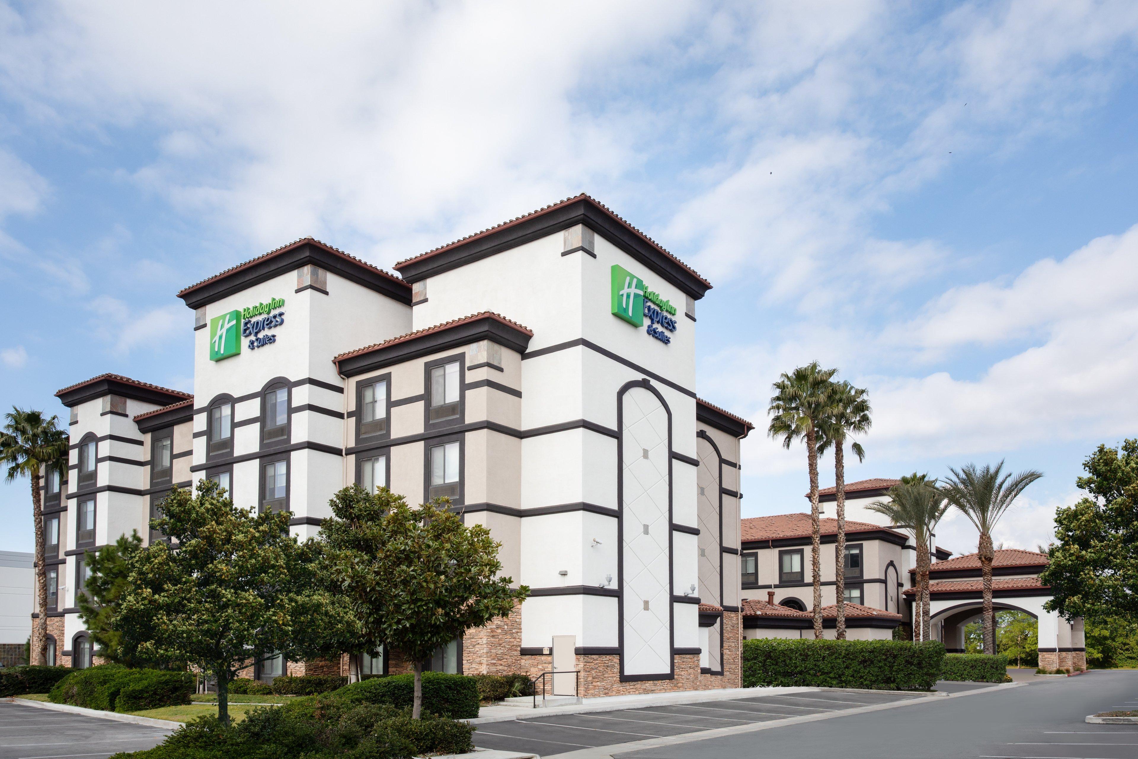 Holiday Inn Express Ontario By Ihg Creekside Εξωτερικό φωτογραφία