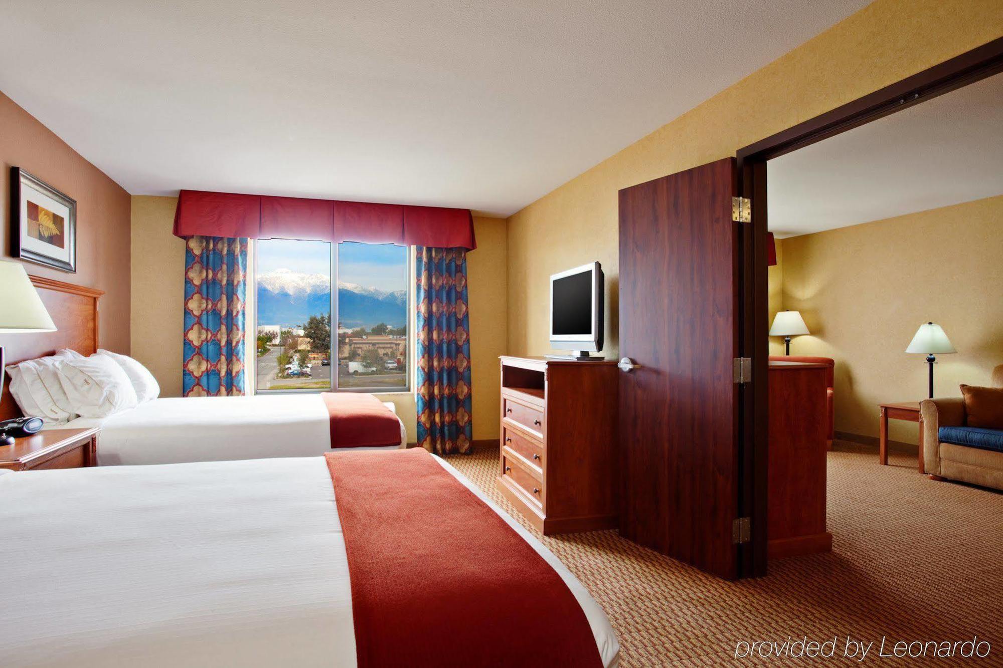 Holiday Inn Express Ontario By Ihg Creekside Εξωτερικό φωτογραφία