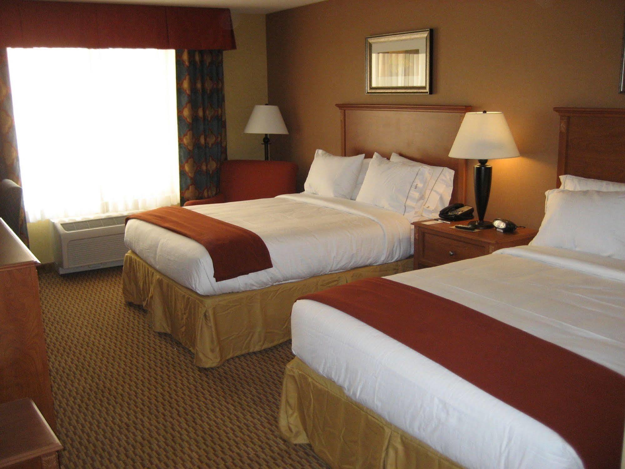Holiday Inn Express Ontario By Ihg Creekside Εξωτερικό φωτογραφία