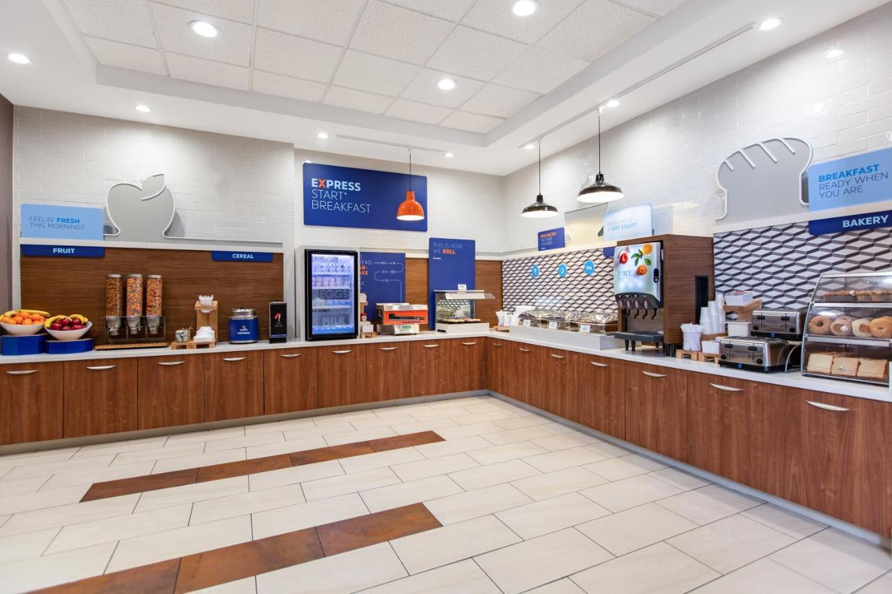 Holiday Inn Express Ontario By Ihg Creekside Εξωτερικό φωτογραφία
